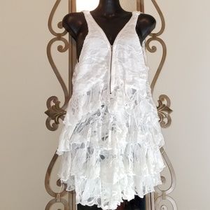 ❤STETSON Lace ruffles with front Zipper Tank top